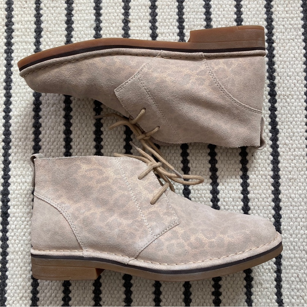 Hush Puppies Chukka Suede Leather boot Cheetah Print Toupe/Tan 8.5